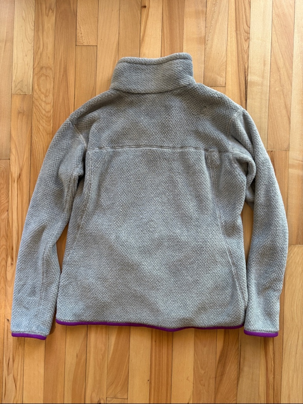 Patagonia Gray Fleece Jacket with Purple Trim - Picture 4 of 4